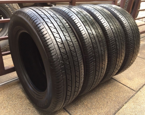 ยาง Dunlop 215 70 15 สิ้นปี16 ดอกเต็ม ไม่มีปะ เนื้อนิ่มๆ ใช้ยาว ราคาไม่แพง