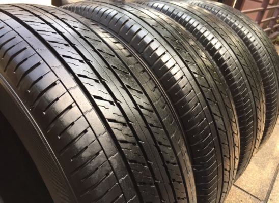 ยาง Dunlop 215 70 15 สิ้นปี16 ดอกเต็ม ไม่มีปะ เนื้อนิ่มๆ ใช้ยาว ราคาไม่แพง