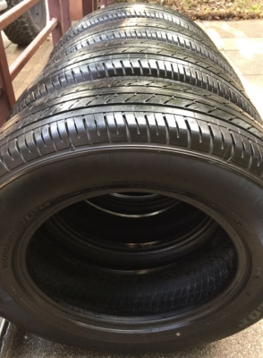 ยาง Dunlop 215 70 15 สิ้นปี16 ดอกเต็ม ไม่มีปะ เนื้อนิ่มๆ ใช้ยาว ราคาไม่แพง