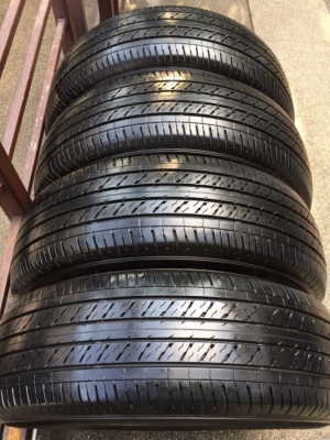 ยาง Dunlop 215 70 15 สิ้นปี16 ดอกเต็ม ไม่มีปะ เนื้อนิ่มๆ ใช้ยาว ราคาไม่แพง