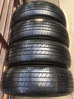 ยาง Dunlop 215 70 15 สิ้นปี16 ดอกเต็ม ไม่มีปะ เนื้อนิ่มๆ ใช้ยาว ราคาไม่แพง