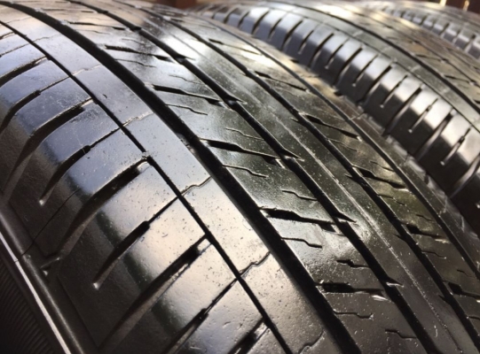 ยาง Dunlop 215 70 15 สิ้นปี16 ดอกเต็ม ไม่มีปะ เนื้อนิ่มๆ ใช้ยาว ราคาไม่แพง