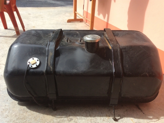 ขาย ถังนำ้มัน สิบล้อ Hino 200ลิตร สภาพสวยๆ