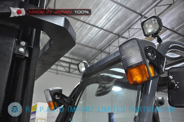 ขายรถโฟล์คลิฟท์มือสอง TOYOTA รุ่น 8FDJ35-30413 นำเข้าจากประเทศญี่ปุ่น 100\% ไม่เคยใช้งานในไทย