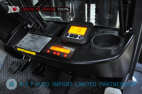 ขายรถโฟล์คลิฟท์มือสอง TOYOTA รุ่น 8FDJ35-30413 นำเข้าจากประเทศญี่ปุ่น 100\% ไม่เคยใช้งานในไทย