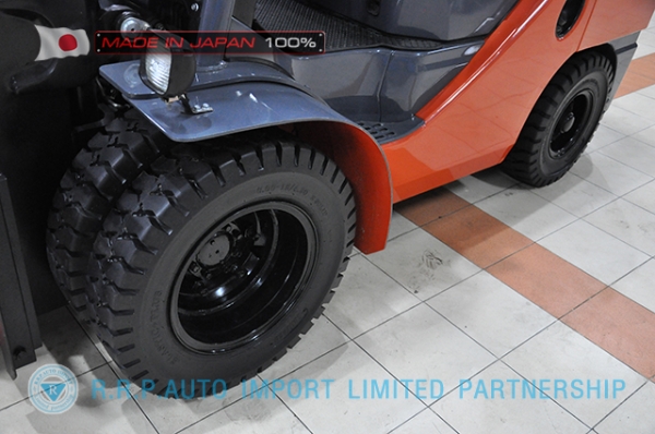 ขายรถโฟล์คลิฟท์มือสอง TOYOTA รุ่น 8FDJ35-30413 นำเข้าจากประเทศญี่ปุ่น 100\% ไม่เคยใช้งานในไทย