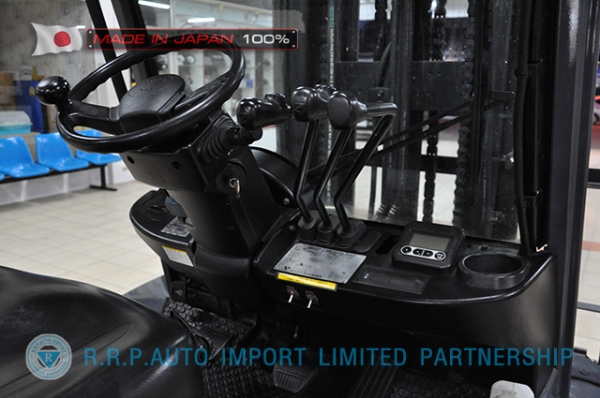 ขายรถโฟล์คลิฟท์มือสอง TOYOTA รุ่น 8FDJ35-30413 นำเข้าจากประเทศญี่ปุ่น 100\% ไม่เคยใช้งานในไทย