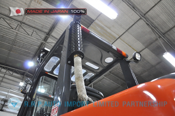 ขายรถโฟล์คลิฟท์มือสอง TOYOTA รุ่น 8FDJ35-30413 นำเข้าจากประเทศญี่ปุ่น 100\% ไม่เคยใช้งานในไทย