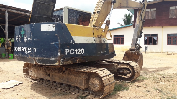 ขายด่วนPC120-5 ไฟฟ้าเต็ม แอรหนาว เอกสารเป็นเล่มทะเบียน สภาพพร้อมใช้