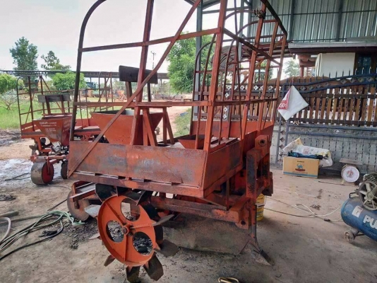 เครื่องปลูกจุมพล