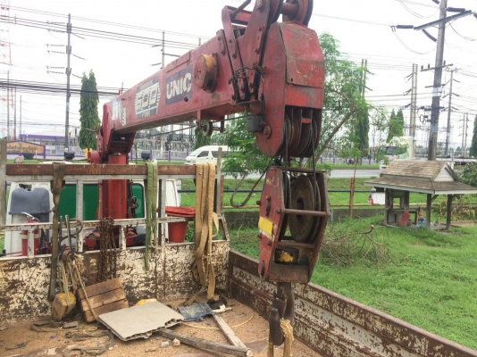 ขายรถหกล้อติดเครน 5 ตัน ขายรถหกล้อติดเครน 5 ตัน