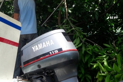 ขาย เรือพอลทูน 21 ฟุต พร้อมเครื่อง YAMAHA 115 ราคา 195,000