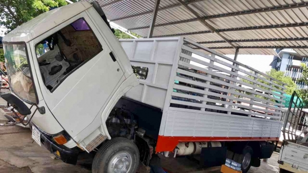 รถบรรทุก 6ล้อ Hino Km779ยาว5.50ม. เครื่อง140 แรง ใช้NGV พ.พาวเวอร์ เบรคจิฟฟี เครื่องแน่นๆสตาร์ท ติดง รถบรรทุก 6ล้อ Hino Km779ยาว5.50ม. เครื่อง140 แรง ใช้NGV พ.พาวเวอร์ เบรคจิฟฟี เครื่องแน่นๆสตาร์ท ติดง