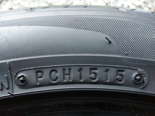 ขายยาง195/55R15 TOYO ปี15 ดอกยางหนาเต็มไม่มีปะ จำนวน 2 เส้น