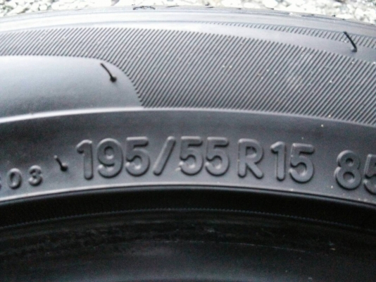 ขายยาง195/55R15 TOYO ปี15 ดอกยางหนาเต็มไม่มีปะ จำนวน 2 เส้น