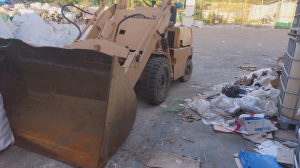 ขายรถตักขนาด1คิว KOMATSU SD10 เครื่องดีเชลสภาพพร้อมไช้