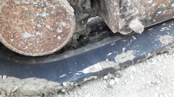 ขายแทรคยาง  สภาพสวย   รถขุด  หลายยี่ห้อ เช่น   HANIX  MITSUBISHI   NISSAN ขนาด  420x54  สำหรับ รถขุด ขนาด5 ตัน ขายด่วนๆๆ**ราคาถูก  48,000 บาท