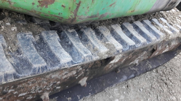 ขายแทรคยาง  สภาพสวย   รถขุด  หลายยี่ห้อ เช่น   HANIX  MITSUBISHI   NISSAN ขนาด  420x54  สำหรับ รถขุด ขนาด5 ตัน ขายด่วนๆๆ**ราคาถูก  48,000 บาท