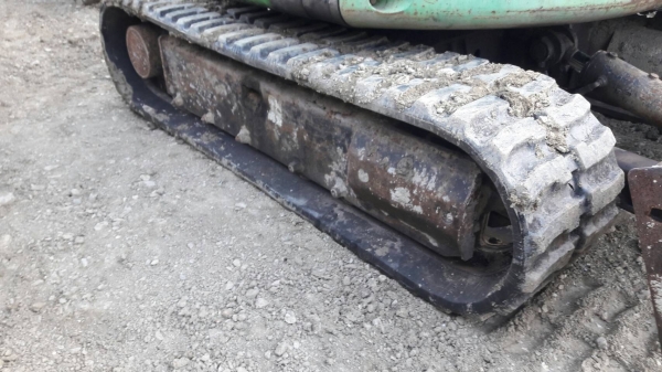 ขายแทรคยาง  สภาพสวย   รถขุด  หลายยี่ห้อ เช่น   HANIX  MITSUBISHI   NISSAN ขนาด  420x54  สำหรับ รถขุด ขนาด5 ตัน ขายด่วนๆๆ**ราคาถูก  48,000 บาท