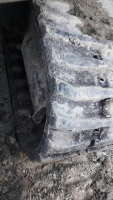 ขายแทรคยาง  สภาพสวย   รถขุด  หลายยี่ห้อ เช่น   HANIX  MITSUBISHI   NISSAN ขนาด  420x54  สำหรับ รถขุด ขนาด5 ตัน ขายด่วนๆๆ**ราคาถูก  48,000 บาท