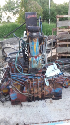 ขายเครน 2 ตัน  /สองปลอก 1 ชัก  ของเก่านอก อุปกรณ์  ครบ/ปั้ม ,ตะขอ  ขายถูก 36,000 บาท