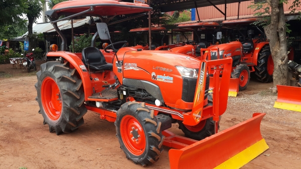 KUBOTA L4708SP +อุปกรณ์ใบมีดหน้า+ผาน 5 *ใหม่