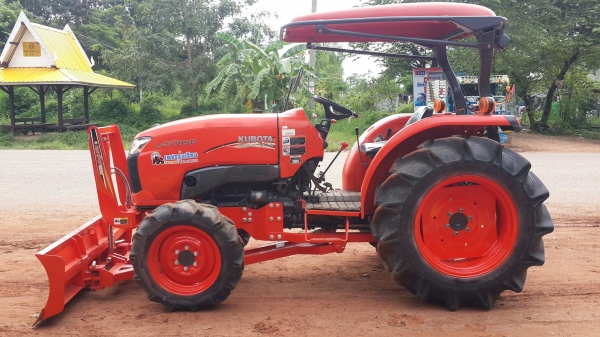 KUBOTA L4708SP +อุปกรณ์ใบมีดหน้า+ผาน 5 *ใหม่ KUBOTA L4708SP +อุปกรณ์ใบมีดหน้า+ผาน 5 *ใหม่
