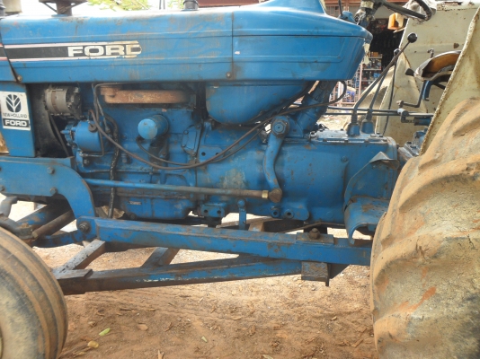 รถไถ  พร้อมใช้งาน6600 แท้ สนใจโทรติดต่อ  089 9383433มีทะเบียนพร้อมโอน