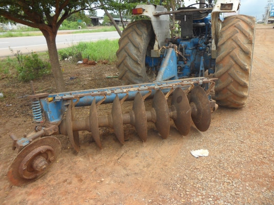 รถไถ  พร้อมใช้งาน6600 แท้ สนใจโทรติดต่อ  089 9383433มีทะเบียนพร้อมโอน