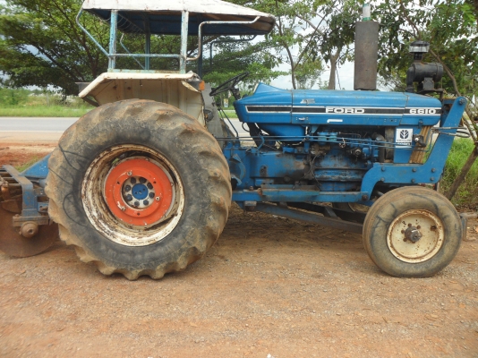 รถไถ  พร้อมใช้งาน6600 แท้ สนใจโทรติดต่อ  089 9383433มีทะเบียนพร้อมโอน