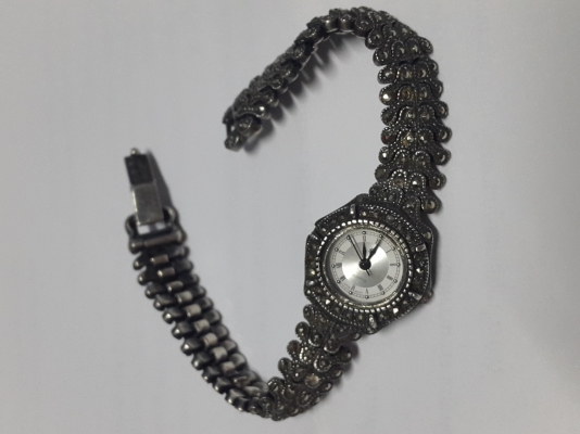 นาฬิกาเงิน 92.5 ประดับแมกกาไซด์ สวยๆๆ 2,500 นาฬิกาเงิน 92.5 ประดับแมกกาไซด์ สวยๆๆ 2,500