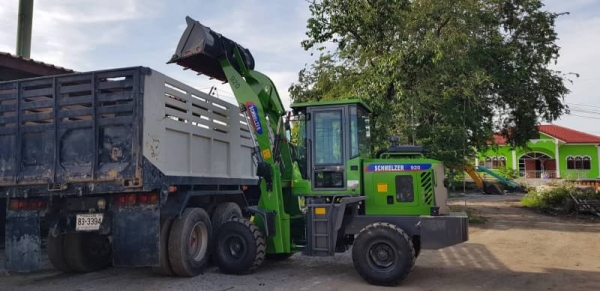 ขายด่วนรถตักSCHMELZER-920HLเอวอ่อนขับ4ล้อนำเข้าขนาดใหญ่ตัก1.5คิวยกสูง4เมตรรถใหม่แกะกล่อง100\%นำเข้าย