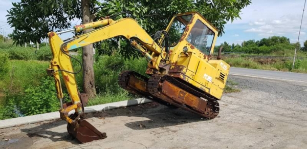 ขายด่วนรถแบคโฮKOMATSUโคมัสซูรรถยอดนิยมสวยๆPC25-2เครื่องโคมัสซู2D92เครื่องดีปั่มแรงรถนอกเพิ่งนำเข้ามาใหม่ยังไม่เคยใช้งานในเมืองไทยเลย