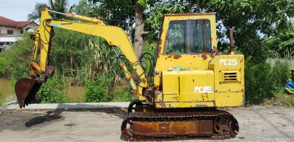 ขายด่วนรถแบคโฮKOMATSUโคมัสซูรรถยอดนิยมสวยๆPC25-2เครื่องโคมัสซู2D92เครื่องดีปั่มแรงรถนอกเพิ่งนำเข้ามาใหม่ยังไม่เคยใช้งานในเมืองไทยเลย