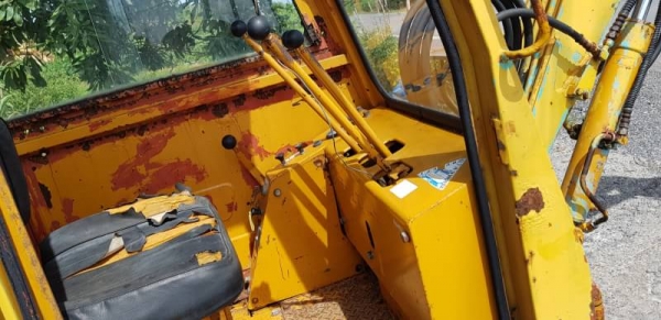 ขายด่วนรถแบคโฮKOMATSUโคมัสซูรรถยอดนิยมสวยๆPC25-2เครื่องโคมัสซู2D92เครื่องดีปั่มแรงรถนอกเพิ่งนำเข้ามาใหม่ยังไม่เคยใช้งานในเมืองไทยเลย