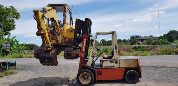 ขายด่วนรถยกดีเซลนิสันชั่วโม่งน้อย6FD30ยก3ตันเสายกสูง3เมตรงากะดกได้ยางหน้าคู้ยางตัน6เส้นรถนอกนำเข้ายังไม่เคยใช้งานในเมืองไทยเลย