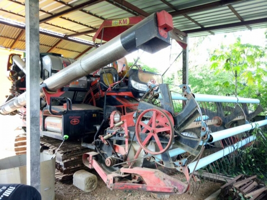 รถบ้านฝากขายครับ อมตะ ปี 2 รถปี 56 ออกมามือแรก  เครื่อง Jo8c โครงสร้างสวยเดิม ไม่มีแตกร้าว สีสันสวยเดิม โซ่เพิ่งเปลี่ยนมาครับ ⚠️มีบุบท่อส่งข้าว 1 จุด ตามรูป ครับ  ราคา 1,050,000 ครับ  ต่อรองได้ครับ  091-0206555 อยู่ จ.มหาสารคาม ครับ