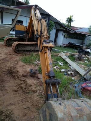 KOMATSU PC 60-3 KOMATSU PC 60-3