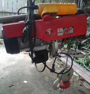 รอกสลิงไฟฟ้า สภาพพร้อมใช้งาน รอกสลิงไฟฟ้า สภาพพร้อมใช้งาน