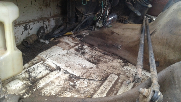 ขายหัวHino 4D อุปกรณ์ครบ ตามสภาพ