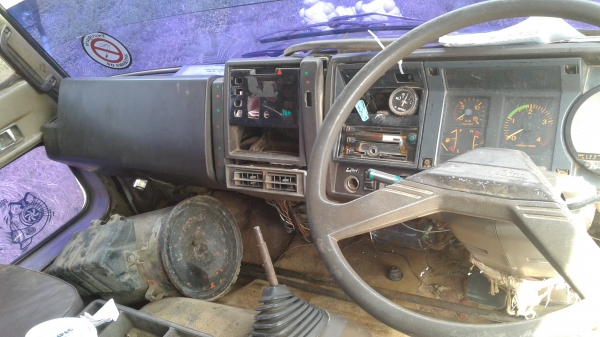 ขายหัวHino 4D อุปกรณ์ครบ ตามสภาพ