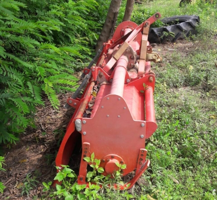 โรตาลี่รถไถ สภาพดีใบเต็มพร้อมยอยครับ โรตาลี่รถไถ สภาพดีใบเต็มพร้อมยอยครับ