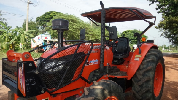 KUBOTA M7040DTH+อุปกรณ์ใบมีดหน้า+ผาน* ใหม่