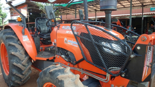 KUBOTA M7040DTH+อุปกรณ์ใบมีดหน้า+ผาน* ใหม่