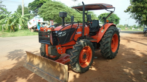 KUBOTA M7040DTH+อุปกรณ์ใบมีดหน้า+ผาน* ใหม่