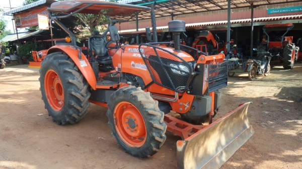 KUBOTA M7040DTH+อุปกรณ์ใบมีดหน้า+ผาน* ใหม่