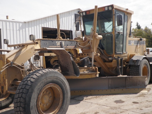 รถเกรด CAT : 140H #2ZK08XXX ปี2003 จากUSA พร้อมติดตั้ง New scarifier ครับ 0988585524 สามภพครับ รถเกรด CAT : 140H #2ZK08XXX ปี2003 จากUSA พร้อมติดตั้ง New scarifier ครับ 0988585524 สามภพครับ