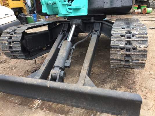 Kobelco sk032 สภาพดีเก่าญี่ปุ่น มีใบอินวอยพร้อมใช้ เครื่องสี่สูบแรงดี Kobelco sk032 สภาพดีเก่าญี่ปุ่น มีใบอินวอยพร้อมใช้ เครื่องสี่สูบแรงดี