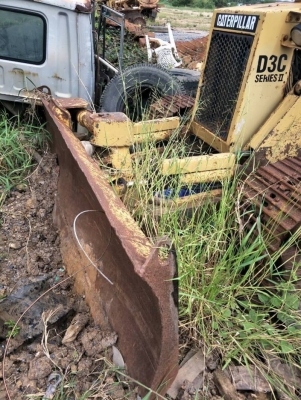 ขาย 195,000 CAT D3C สไลร์ 6 ทิศทาง เครื่องดี ช่วงล่างดี   รถอยู่ อยุธยา 090-772-3710 090-772-3708