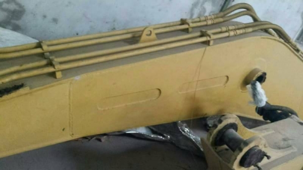 ขาย 295,000 บูมอามร์ยาว 16 เมตร ใส่ KOMATSU pc 200-6  พร้อมบุ้งกี้ พร้อมกระบอกบุ้งกี้ ของนอกแท้  บูมอามร์อยู่ ปทุมธานี 090-772-3710 090-772-3708